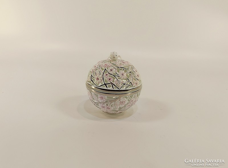 HERENDI, ÁTTÖRT KÉZZEL FESTETT PORCELÁN BONBONIER, HIBÁTLAN ! (K009)