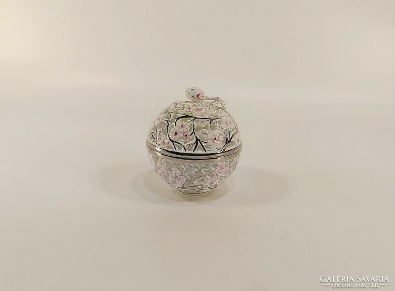 HERENDI, ÁTTÖRT KÉZZEL FESTETT PORCELÁN BONBONIER, HIBÁTLAN ! (K009)