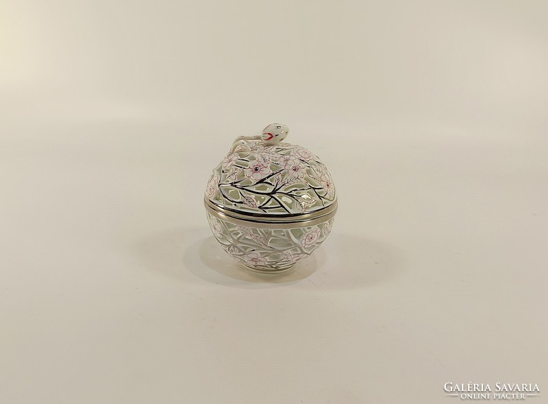HERENDI, ÁTTÖRT KÉZZEL FESTETT PORCELÁN BONBONIER, HIBÁTLAN ! (K009)