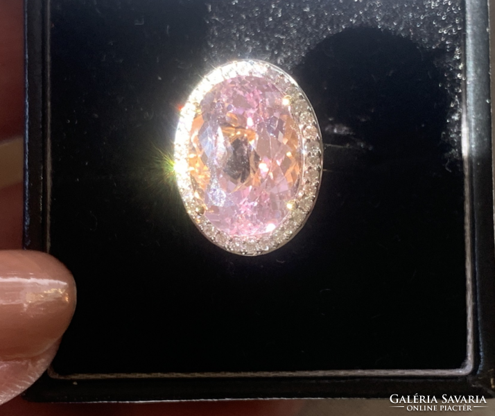 7.00ct Kunzit 0.60 ct Brillekkel arany gyűrű.ÚJ.Igazolással.