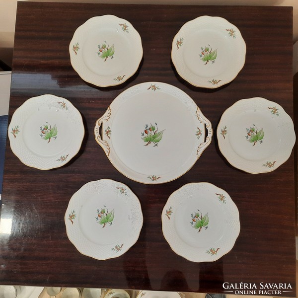 Herendi hecsedli, csipkebogyó mintás porcelán süteményes készlet