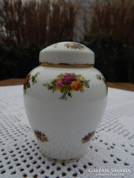 ROYAL ALBERT  " Old Country Roses " - " Régi vidéki rózsák " fedeles tartó
