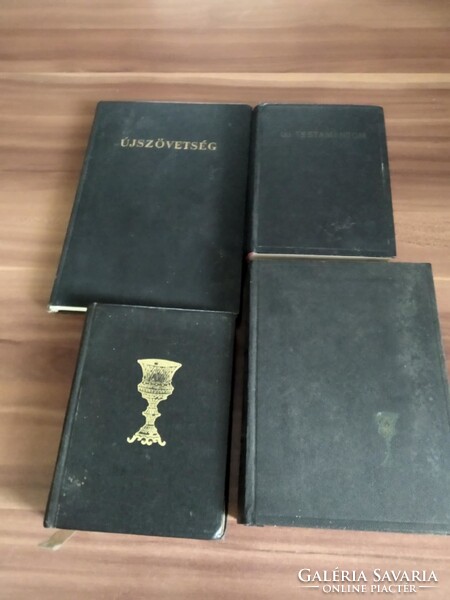 Vallási könyvek egyben, Újszövetség, Új testamentom, 2 db énekeskönyv, (zsoltár)