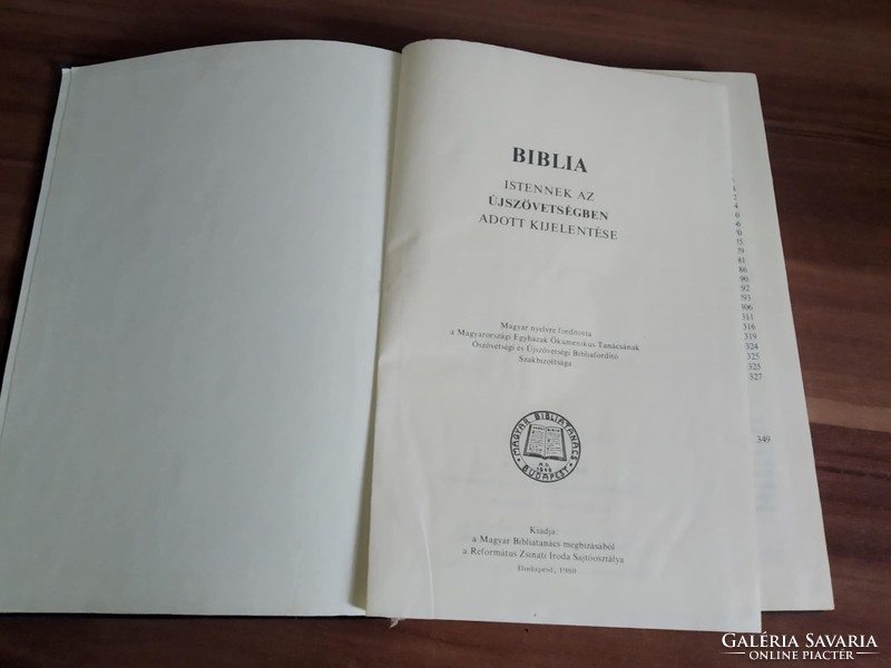 Vallási könyvek egyben, Újszövetség, Új testamentom, 2 db énekeskönyv, (zsoltár)