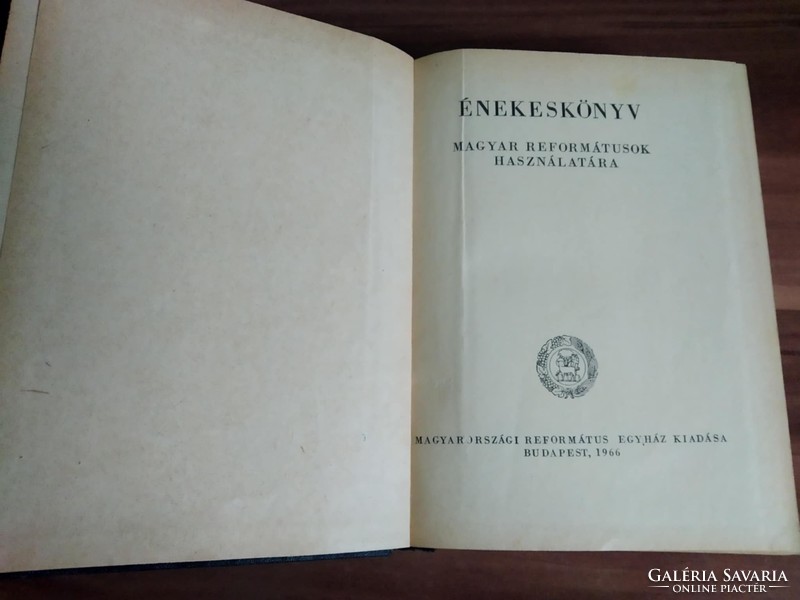 Vallási könyvek egyben, Újszövetség, Új testamentom, 2 db énekeskönyv, (zsoltár)