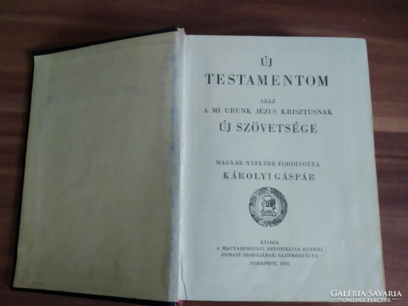 Vallási könyvek egyben, Újszövetség, Új testamentom, 2 db énekeskönyv, (zsoltár)