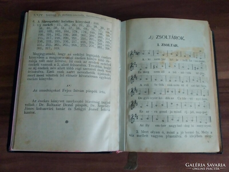 Vallási könyvek egyben, Újszövetség, Új testamentom, 2 db énekeskönyv, (zsoltár)