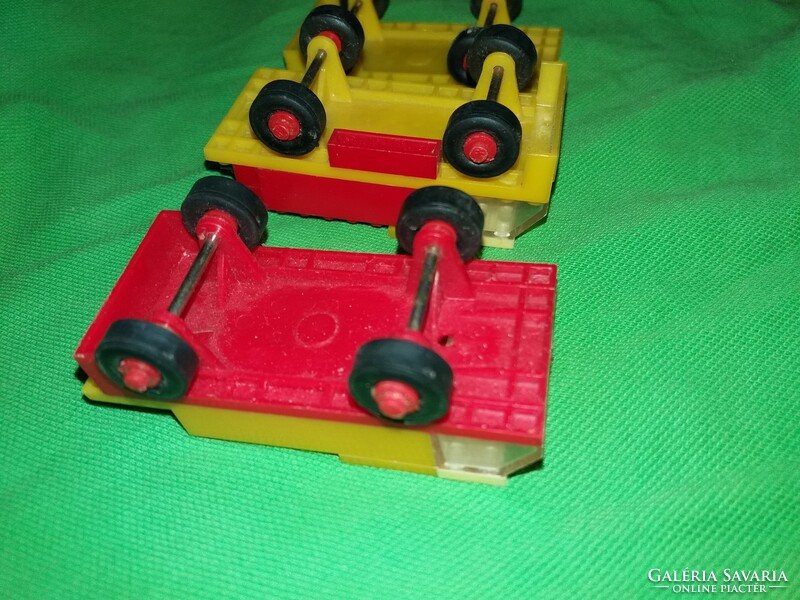 Régi "SZOCI LEGO" bootleg kisalapú PEBE PB építőből 3 db kisautó jó állapotban egybe képek szerint