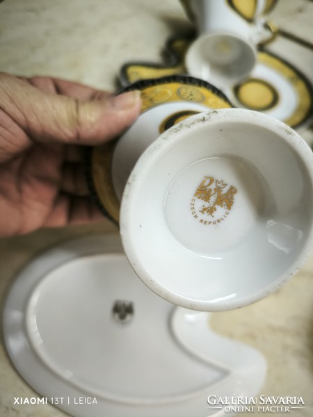Porcelán reggeliző szett eladó! Capuccinó pohár alátéttel 5 db eladó!