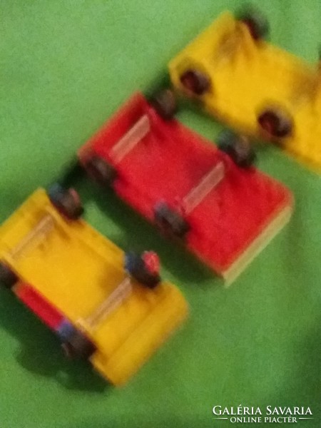 Régi "SZOCI LEGO" bootleg kisalapú PEBE PB építőből 3 db kisautó jó állapotban egybe képek szerint