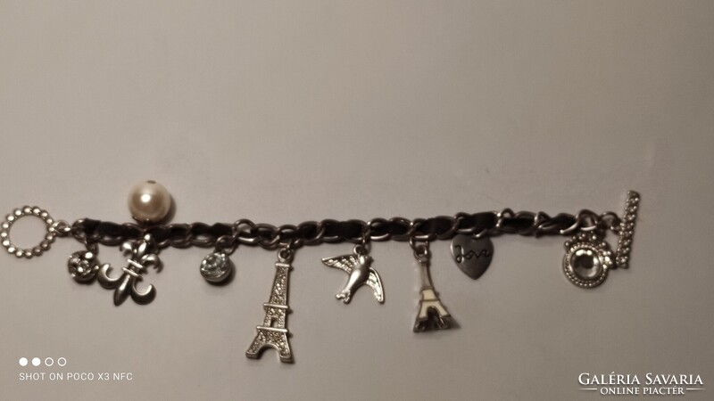 Karkötő zsuzsuval charm kb 9 zsuzsu figurával lánc Eiffel torony Párizs