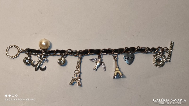 Karkötő zsuzsuval charm kb 9 zsuzsu figurával lánc Eiffel torony Párizs