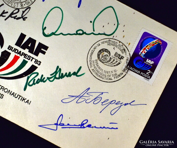 1983 FARKAS BERTALAN ŰRHAJÓS EREDETI ALÁÍRT IAF FDC ! + MÁS SZOVJET és AMERIKAI ŰRHAJÓSOK SZIGNÓJA !