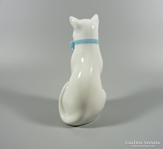 HERENDI FEHÉR MACSKA KÉK CSOKORNYAKKENDŐVEL PORCELÁN FIGURA 12 CM., HIBÁTLAN ! (I132)