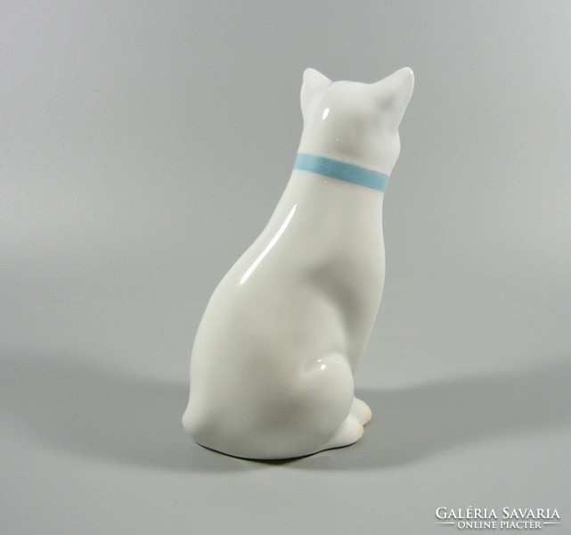 HERENDI FEHÉR MACSKA KÉK CSOKORNYAKKENDŐVEL PORCELÁN FIGURA 12 CM., HIBÁTLAN ! (I132)