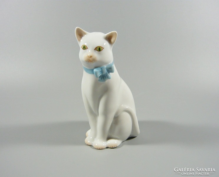 HERENDI FEHÉR MACSKA KÉK CSOKORNYAKKENDŐVEL PORCELÁN FIGURA 12 CM., HIBÁTLAN ! (I132)