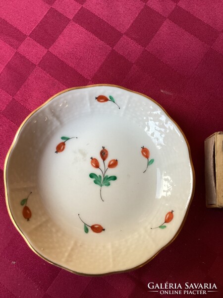 Herendi porcelán csipkebogyó mintás pici tányér 9,5 cm.