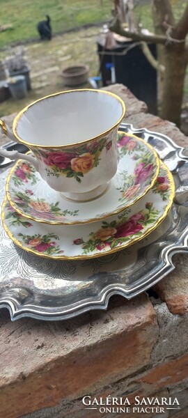 Royal Albert- old country roses- teás trió