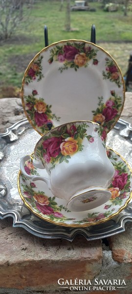 Royal Albert- old country roses- teás trió