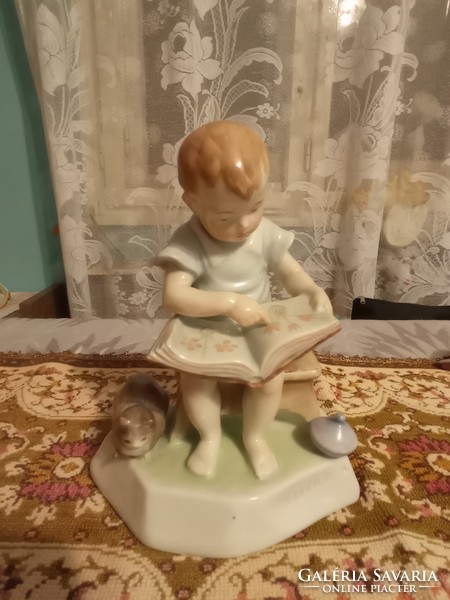 NE FIGYELJ VEGYE MEG FÉL ÁRON!!!Zsolnay olvasó kisfiú