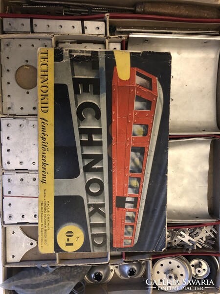 Technokid fémépítő játék, katalógussal, dobozban