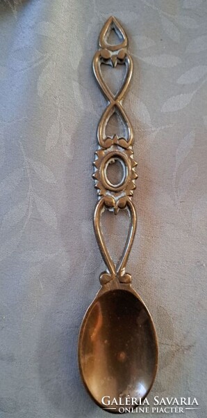 Bizánci jellegű kanál . réz őtvösmunka. Mérete: 20 cm.