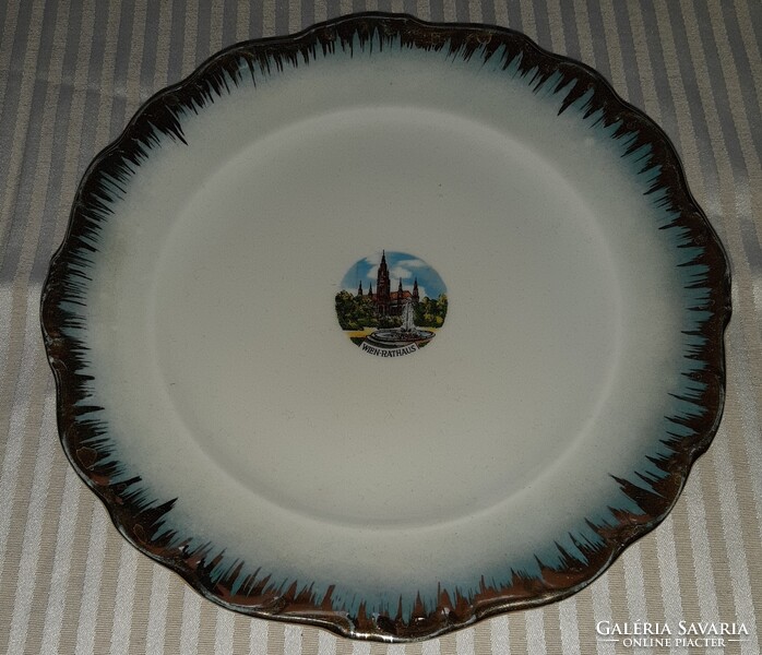 EIGL osztrák porcelán tányér dúsan aranyozva Bécs Városháza képpel a közepén