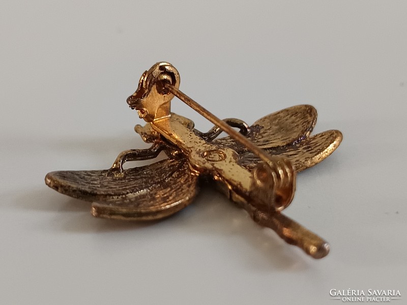 Aranyszínű szitakötő bross – bájos vintage bizsu – AKCIÓ!
