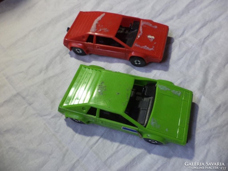 2db retro Joustra versenyautó (4253)