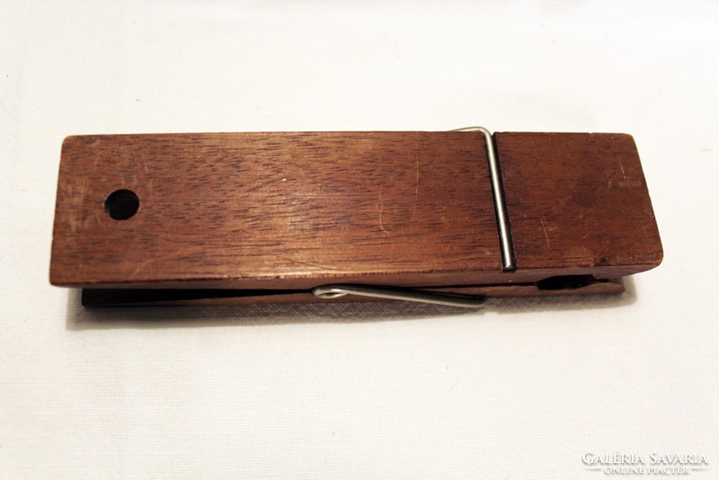 Nagy fa ruhacsipesz dekorációs kellék