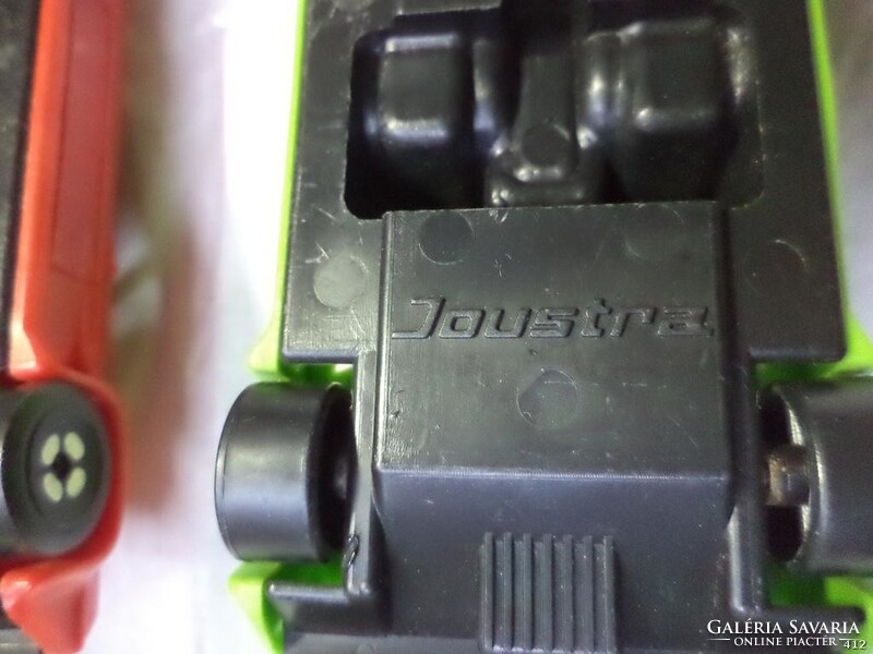 2db retro Joustra versenyautó (4253)