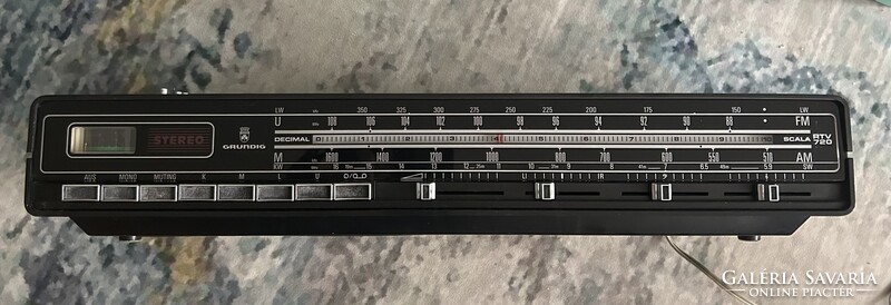 Vintage Grundig RTV 720  rádió