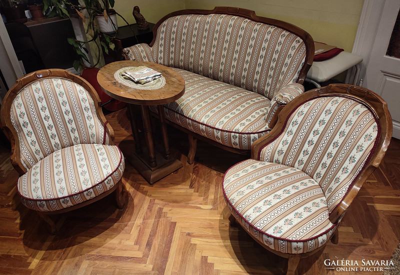 Biedermeier ülőgarnitúra és asztalka