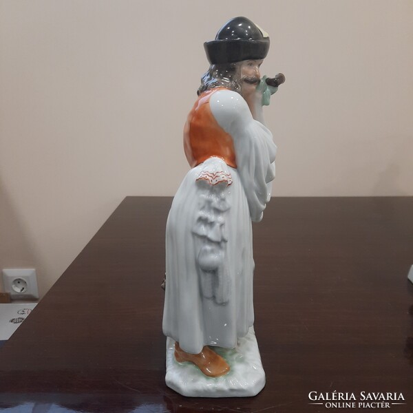 Herendi Búsuló Juhász, paraszt, Betyár porcelán figura. 1. Oszt.
