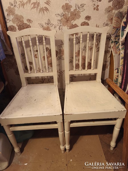 Felújítandó fa székek 2 db