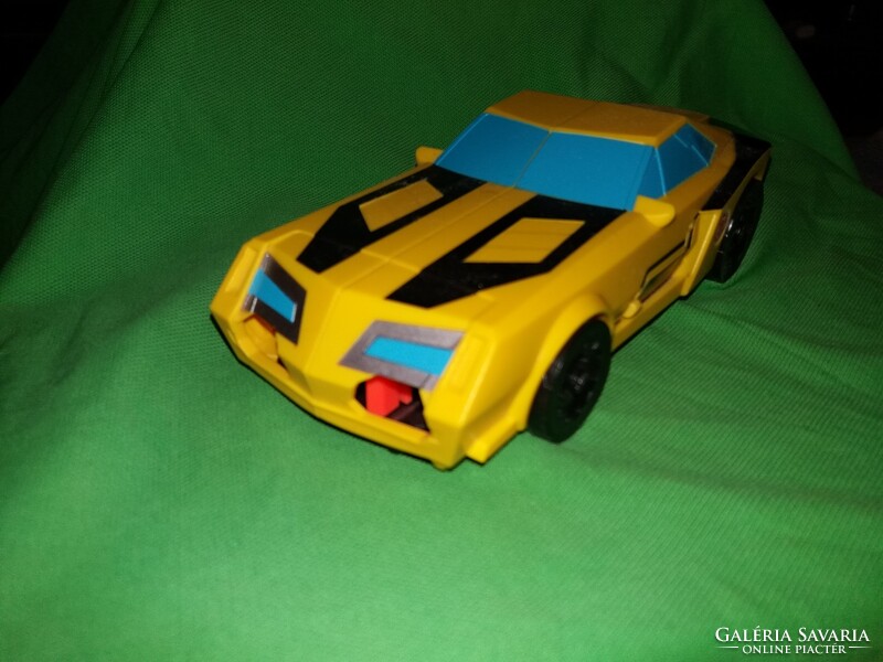 Minőségi 2015 HASBRO műanyag sci -fi TRANSFORMERS robot figura /autó 17 cm a képek szerint