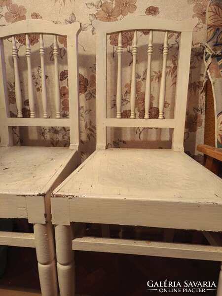 Felújítandó fa székek 2 db