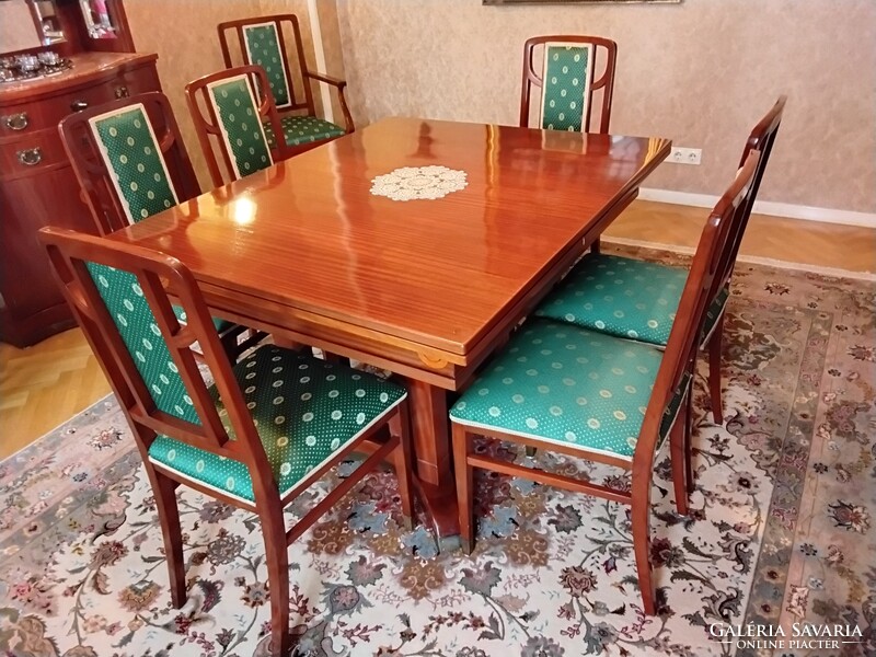 11 darabos, elegáns, komplett szecessziós ebédlő garnitúra, teljes mértékben restaurálva.