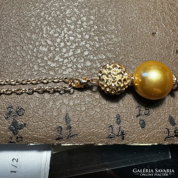 Fehér majorica gyöngyökből készült rozéarany - rózsaarany színű medál vagy charm + 44 cm rozé lánc