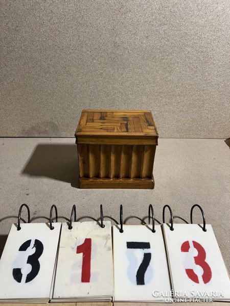 Régi fa doboz, titkos rekesszel. 3173