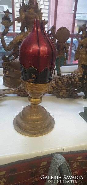 Kinyitható Lótuszvirág. Benne egy tibeti Buddha szobor. Utazáshoz is használható. 30 cm magas és 30