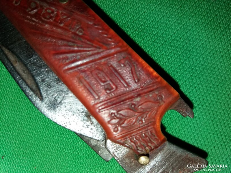 Régi orosz CCCP a NOSZF 70.évfordulós bakelit nyelű bicska 17 cm a penge 6 cm a képek szerint