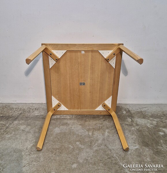 Jelzett dán lerakóasztal, dohányzóasztal plywood, hajlított