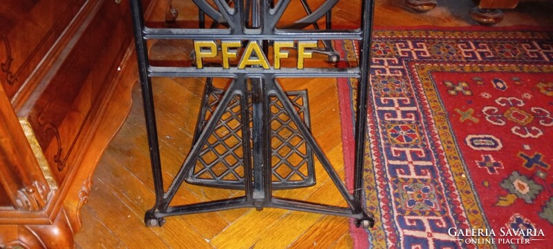 Pfaff varrógép