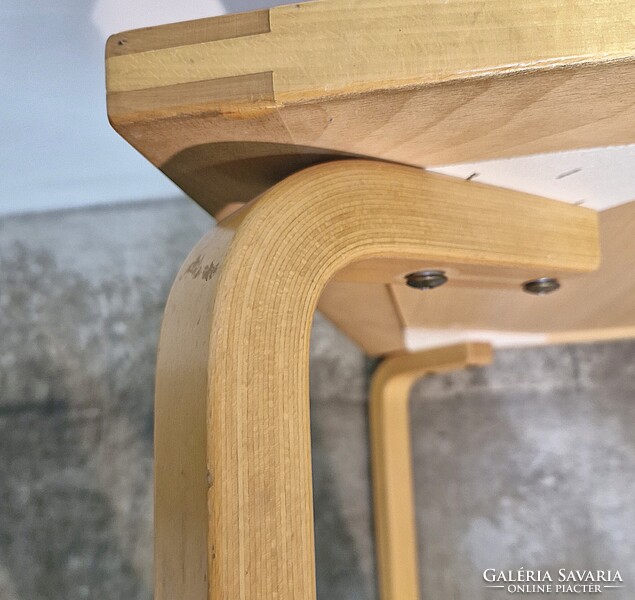Jelzett dán lerakóasztal, dohányzóasztal plywood, hajlított