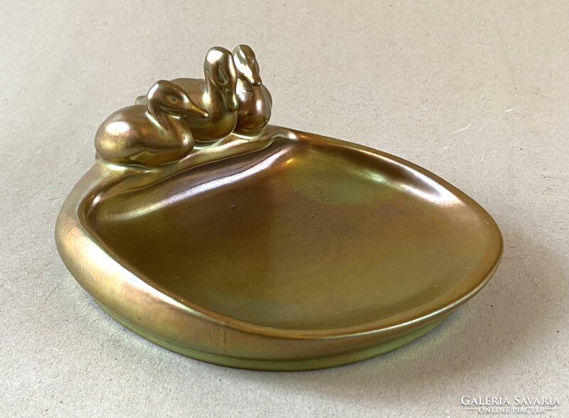 PAJZSPECSÉTES ARANY EOZIN SZÍNŰ ZSOLNAY PORCELÁN ÉKSZERTARTÓ TÁLKA 3 KACSA SZOBORRAL