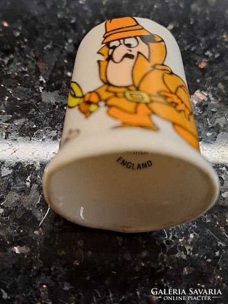 Stoke-on-treint angol porcelán gyűszű Clouseau detektív portréjával Rózsaszín párducból