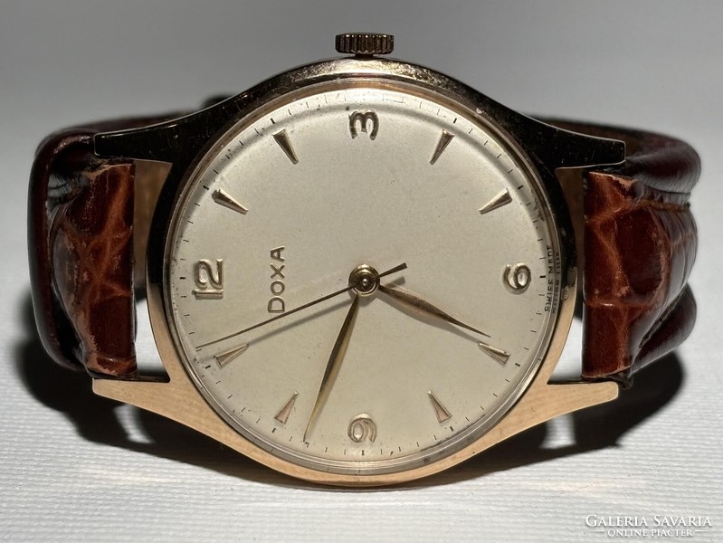 14K Rosé arany gyári tokos 1958-as Doxa saját gyári dobozában, szép számlap, Hirsch szíj 35 mm k.n.
