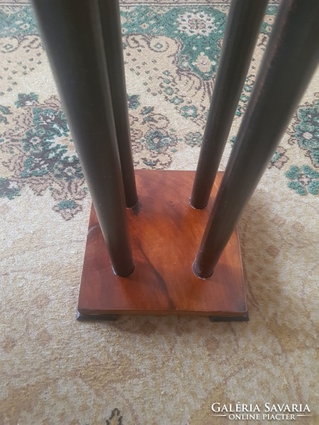 Art deco posztamens.