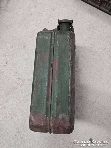 1943-as WKO Wehrmacht benzines kanna
